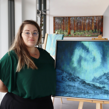 Kelly<br>Graphic Designer